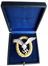 Lade das Bild in den Galerie-Viewer, Gemeinsames Flugzeugführer- Und Beobachterabzeichen Der Luftwaffe im Etui, Buntmetall Top Zustand