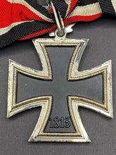 Lade das Bild in den Galerie-Viewer, Ritterkreuz mit Eichenlaub mit hersteller makierung Souval L/58 800