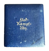 Lade das Bild in den Galerie-Viewer, Flakkampfabzeichen der Luftwaffe im Etui Buntmetall "Ball Hinge" Top Condition