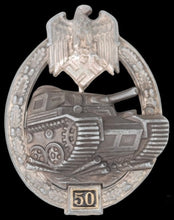 Lade das Bild in den Galerie-Viewer, Panzerkampfabzeichen in Silber EZ 50 hersteller G.B.
