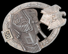 Lade das Bild in den Galerie-Viewer, Panzerkampfabzeichen in Silber EZ 50 hersteller G.B.