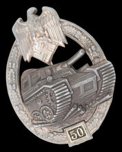 Lade das Bild in den Galerie-Viewer, Panzerkampfabzeichen in Silber EZ 50 hersteller G.B.