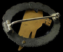 Lade das Bild in den Galerie-Viewer, Ein Fallschirmjäger-Abzeichen der Luftwaffe aus dem späten Krieg.