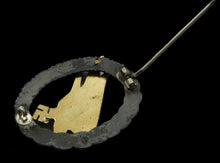 Lade das Bild in den Galerie-Viewer, Ein Fallschirmjäger-Abzeichen der Luftwaffe aus dem späten Krieg.