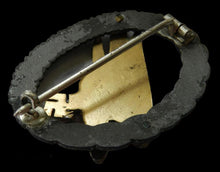 Lade das Bild in den Galerie-Viewer, Ein Fallschirmjäger-Abzeichen der Luftwaffe aus dem späten Krieg.