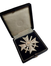 Lade das Bild in den Galerie-Viewer, Kriegsverdienstkreuz 1. Klasse mit Schwertern Hersteller
