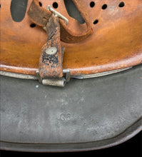 Lade das Bild in den Galerie-Viewer, Hełm M-35 DD Waffen SS