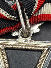 Lade das Bild in den Galerie-Viewer, Ritterkreuz mit Eichenlaub mit hersteller makierung Souval L/58 800
