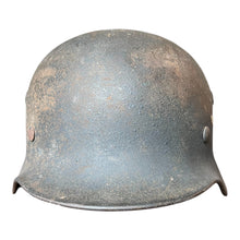Lade das Bild in den Galerie-Viewer, Luftwaffe Stahlhelm M40 mit Rautarnlackierung
