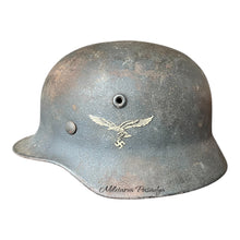 Lade das Bild in den Galerie-Viewer, Luftwaffe Stahlhelm M40 mit Rautarnlackierung
