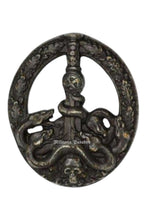 Lade das Bild in den Galerie-Viewer, Bandenkampfabzeichen in Bronze – Hersteller C. E. Juncker, Berlin
