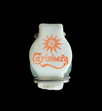 Lade das Bild in den Galerie-Viewer, Carlsberg Bierflasche vor 1940 mit Sonnestern
